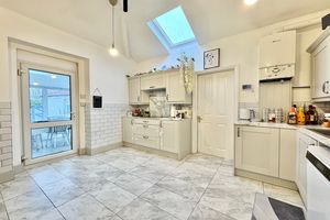 Kitchen- click for photo gallery